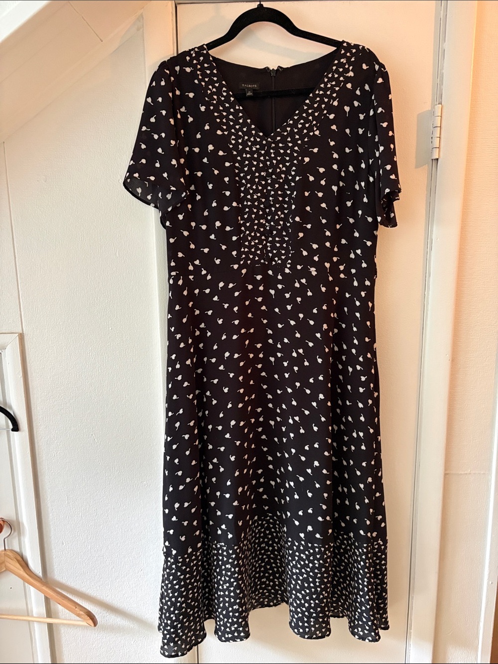 Talbots b&w floral-Print Midi Dress with V-Neck